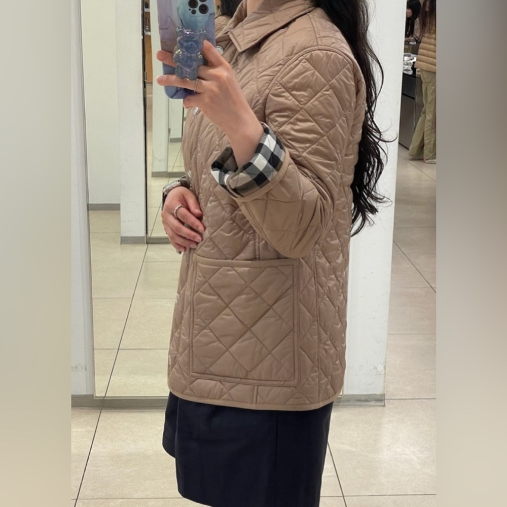 Burberry Dalry Women's Quilted Tan Jacket with check details inside - Picture 3 of 15
